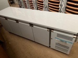 Table positive 449 litres 4 portes