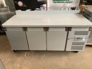 Table positive avec dosseret 3 portes