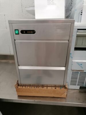 MACHINE A GLACONS 28KG/>24HEURES